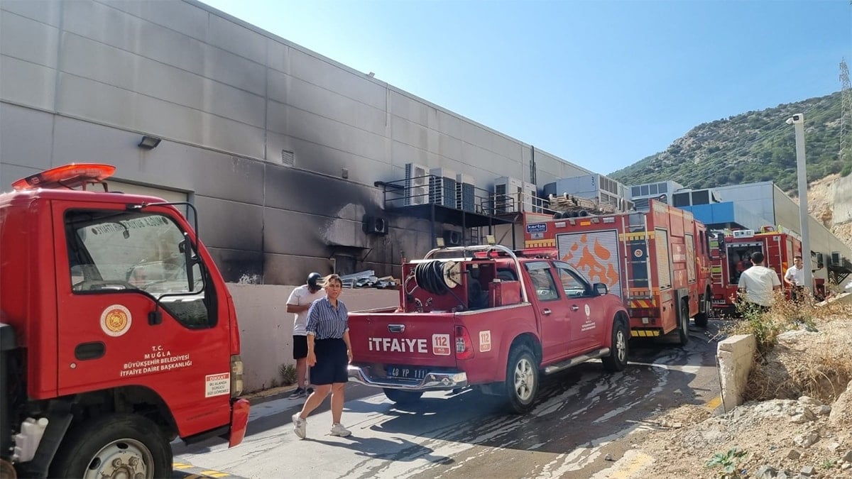Bodrum’daki dev AVM’de yangın 3 Bodrum’daki dev AVM’de yangın