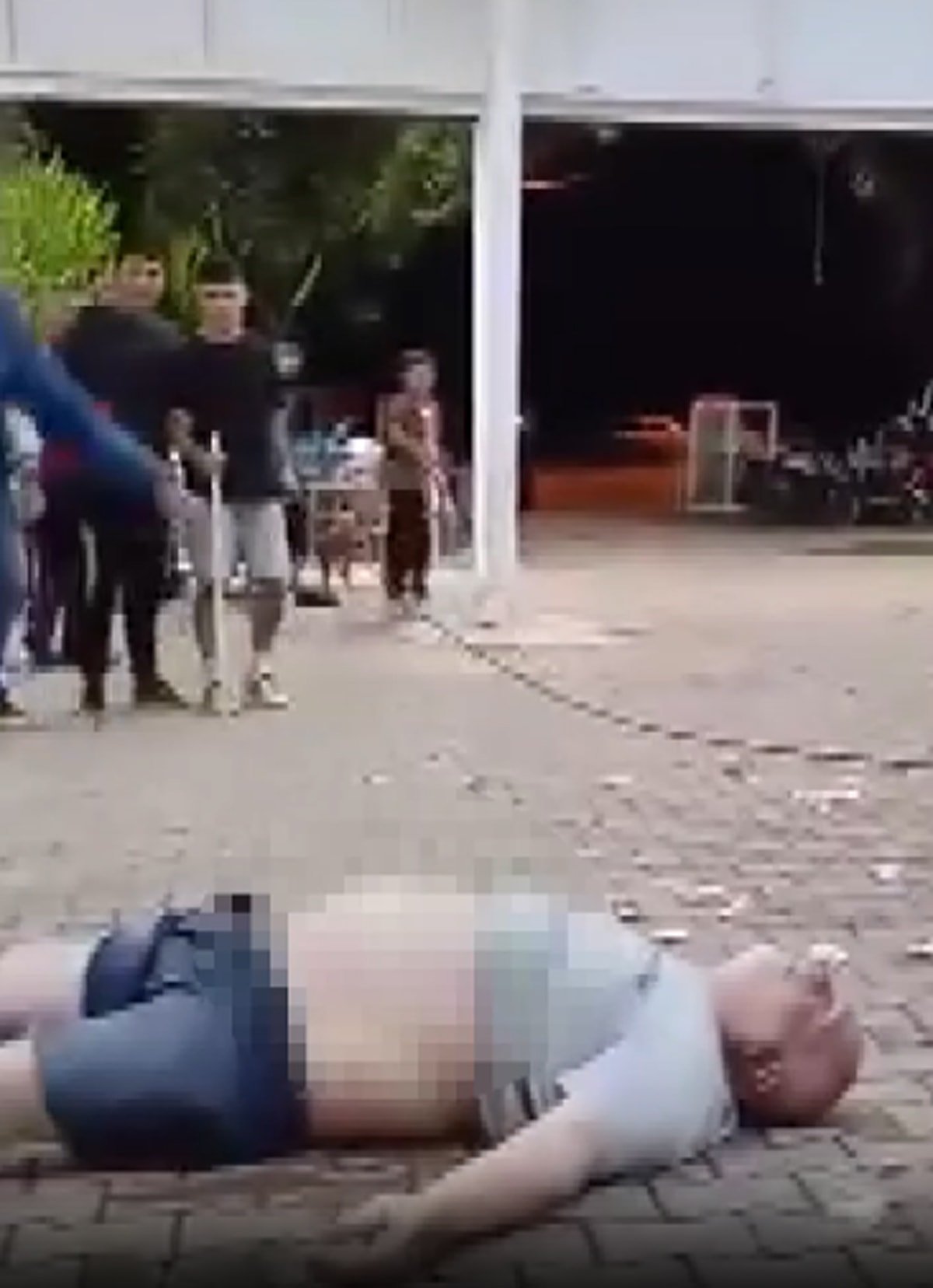 Boğaya para takmak istedi, hayatının hatasını yaptı