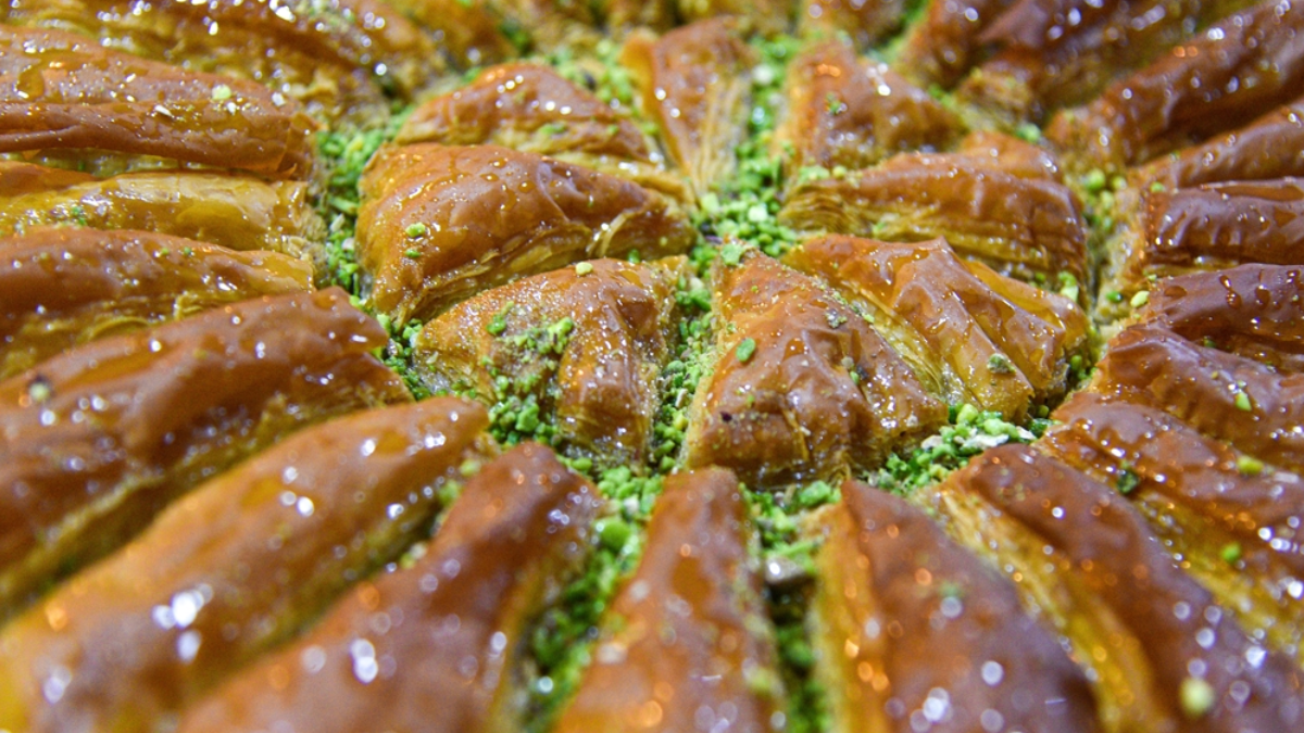 Bu şehirde yaşayanlar dikkat! 20 baklava incelendi 5'inde dışkı çıktı