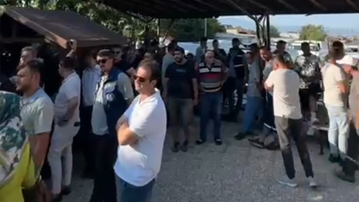 Burhaniye'de gergin saatler