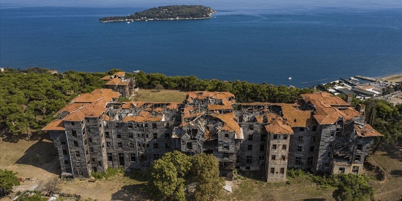 Büyükada Rum Yetimhanesi otel olacak!