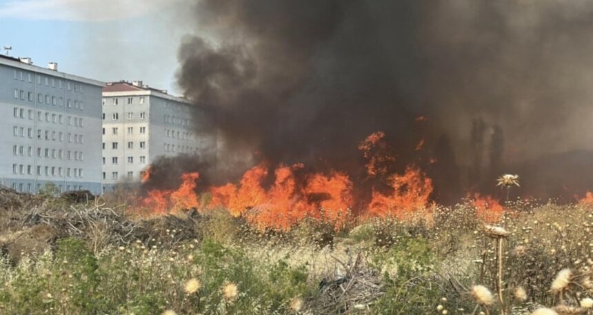Çanakkale’de otluk yangını: Ekipler seferber oldu