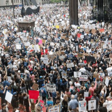Chicago’da “Krallara hayır” eylemi: Binlerce kişi sokaklara döküldü
