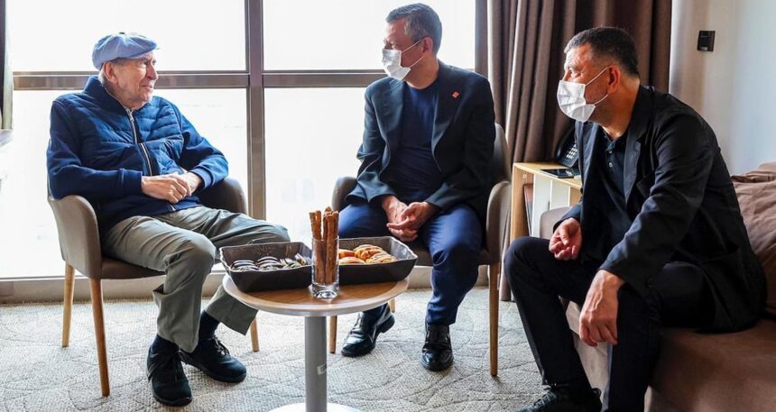 CHP lideri Özel, önceki genel başkanların Babalar Günü’nü kutladı