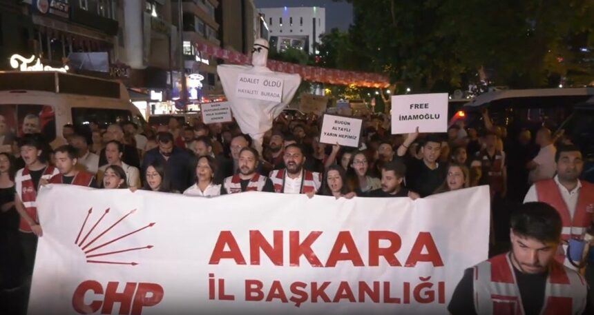 CHP’den Adalet Bakanlığı önünde dikkat çeken eylem
