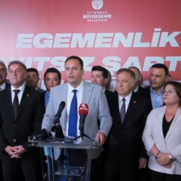 CHP’li başkanlar İmamoğlu ve arkadaşlarına destek için Saraçhane’de buluştu