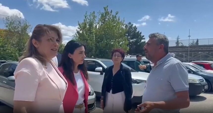 Çocuğunu sınava götüren babadan yürek yakan sözler