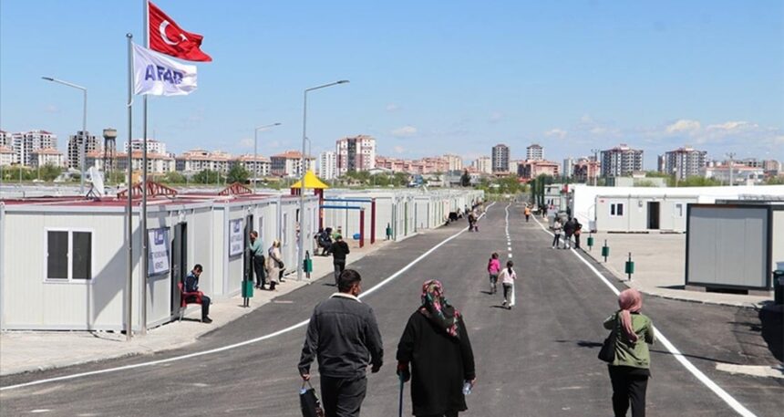 Depremzedelere ‘zaten kiracıydınız’ dediler konteyner kenti boşaltmalarını istediler