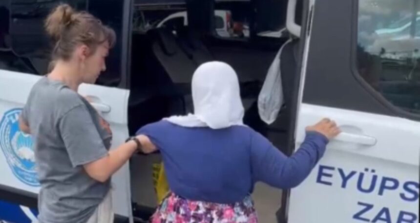 Dilencinin üstünden çıkanlar şoke etti! 10 çeyrek altın ve 35 bin lirayla yakalandı