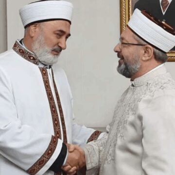 Diyanet’ten ilginç fetva: Allah yazılı kolyeyle tuvalete gitmeyin!