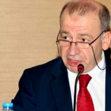 Duruşmada kitabını yırtan hakime profesörden ders