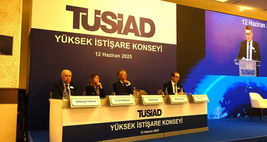 Ekonomi para politikasından ibaret değil