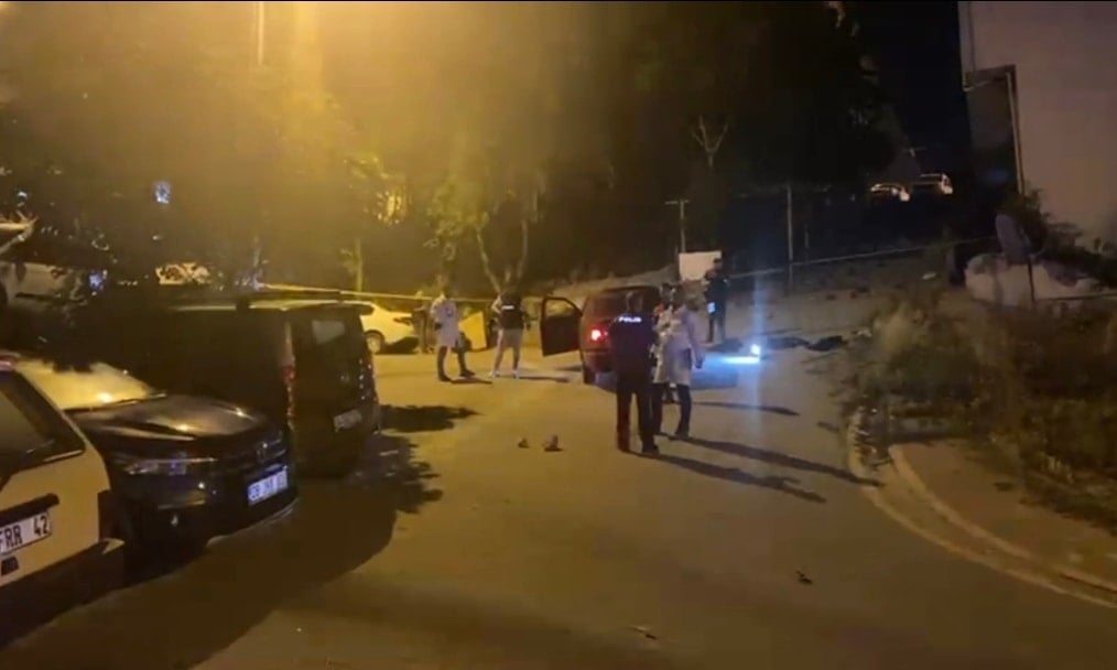 Esenyurt'ta tekel bayisini kurşunladılar