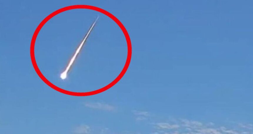 Eve gökten ateş topu düştü! 20 ton TNT’lik enerji…