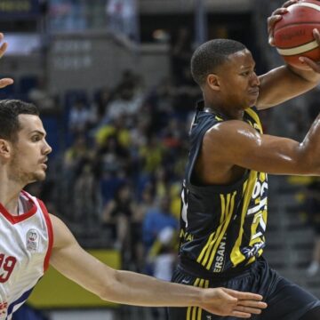 Fenerbahçe seride durumu 2-0 yaptı