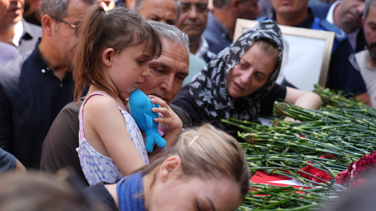 Ferdi Zeyrek'in ikiz kızlarının son isteği duyanları ağlattı
