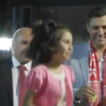 Ferdi Zeyrek’in küçük Fatmagül’e verdiği sözü tuttuğu video gündem oldu