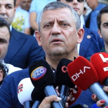 Ferdi Zeyrek’in sağlık durumu nasıl? Özgür Özel’den açıklama