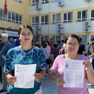 Fethiye’de anne-kız aynı sınavda ter döktü