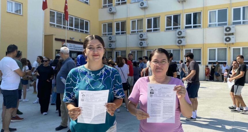 Fethiye’de anne-kız aynı sınavda ter döktü