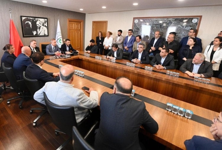 FETÖ'yü öven AKP'li isim Atatürk'ten rahatsız oldu