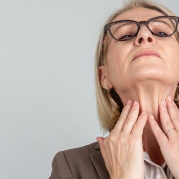 Geçmeyen şişlikler masum değil: İlk belirtilere dikkat!