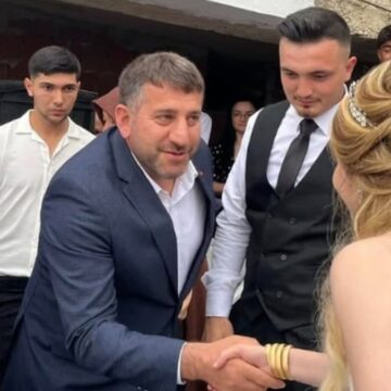 Gelin hanıma halk kesesinden altın