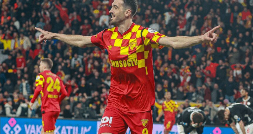 Göztepe 3 isimle yollarını ayırdı