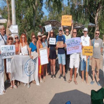 Gümüşlük halk plajında işgal ve deniz ölüyor eylemi
