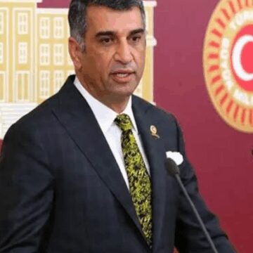 Gürsel Erol: Ülke yangın yeriyken parti içi meselelerle uğraşmak gerçeklerden kopukluktur