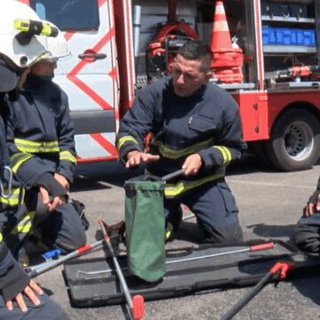 Hava ısındı, itfaiyenin ‘yılan mesaisi’ başladı