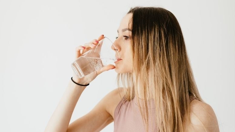 Havalar ısındı, uzmanlar uyardı! Su tüketimine dikkat: Bu sıvıları tüketmeyin