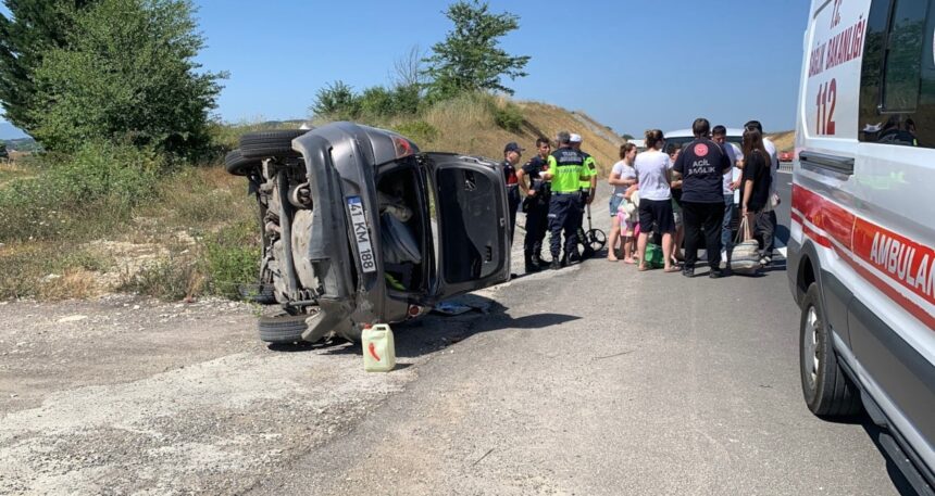 İçinde 3’ü çocuk 5 kişinin olduğu otomobil takla attı
