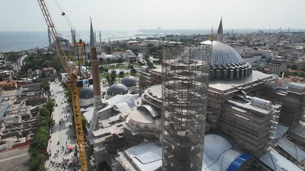 İlber Ortaylı: Ayasofya çökebilir