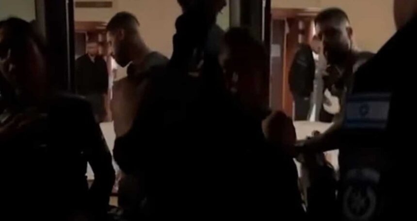 İsrail polisi TRT ve yabancı televizyon kanallarına baskın düzenledi