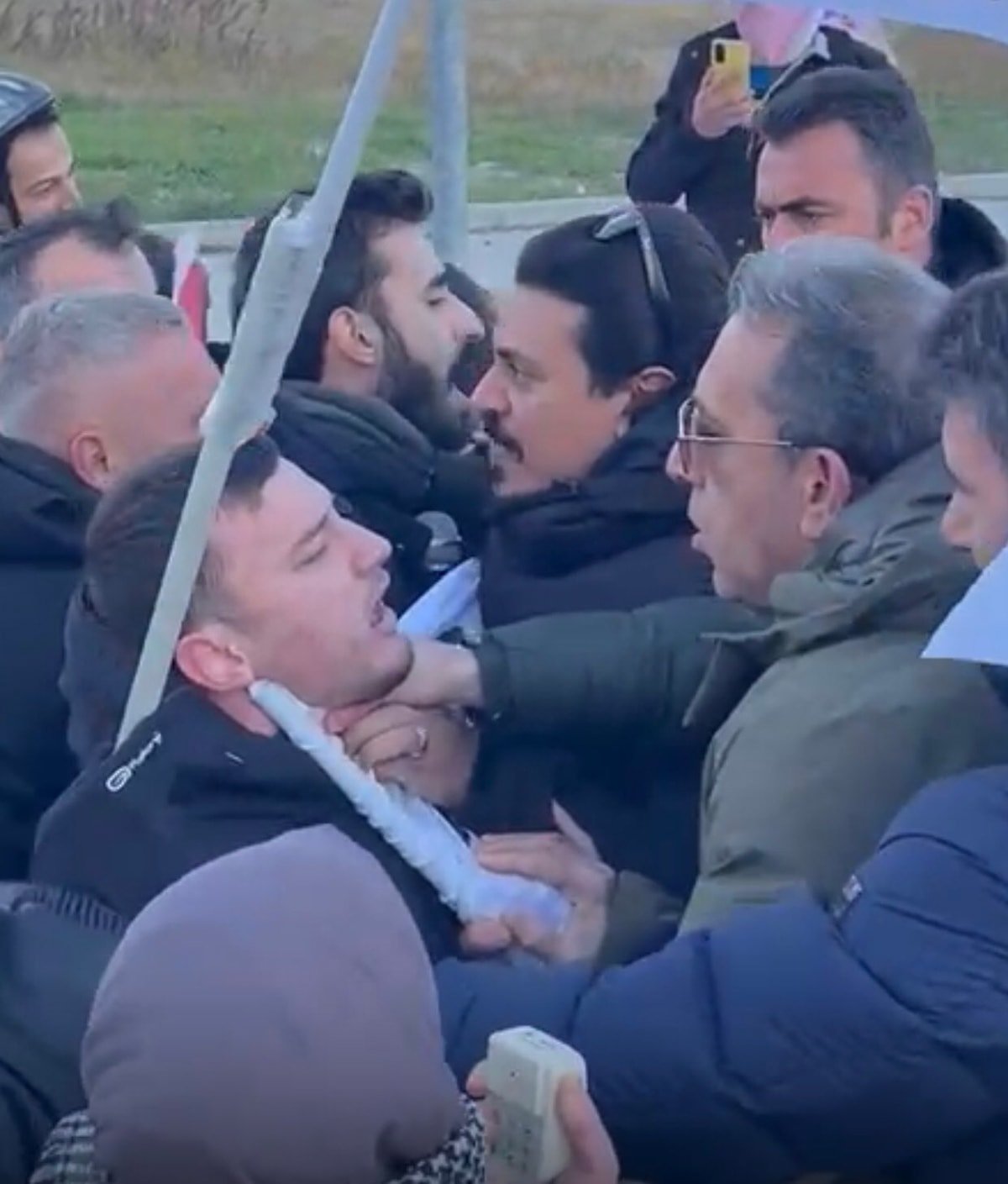 'İsrail’le ticareti kes' diyen 11 gence hapis cezası istendi