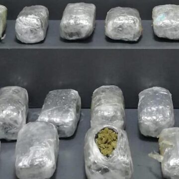 izmirde-durdurulan-otomobilde-11-kilo-11-gram-esrar-ele-gecirildi-GABgg8fy.jpg İzmir’de durdurulan otomobilde 11 kilo 11 gram esrar ele geçirildi