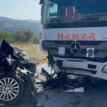 İznik’te otomobil ile TIR çarpıştı: 1 ölü, 2 yaralı