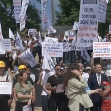Kademeli emeklilik bekleyenler Kadıköy’de iktidara seslendi