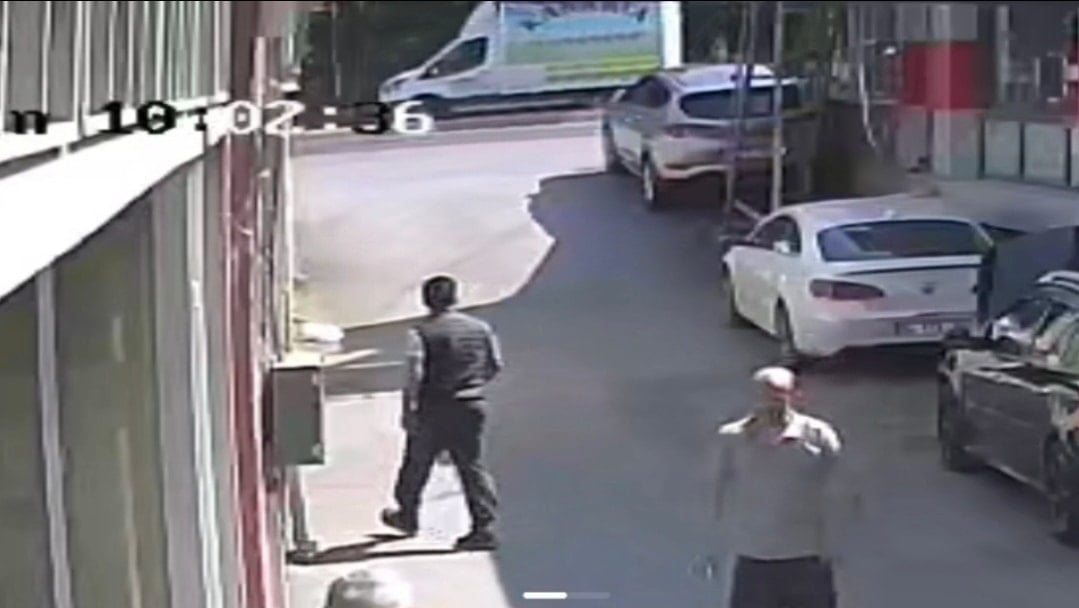 Kadın profiliyle kendisiyle konuştuğunu öğrendi; 17 yaşındaki genç arkadaşını öldürdü