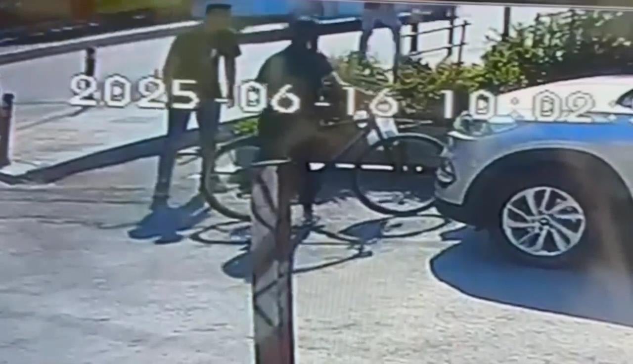 Kadın profiliyle kendisiyle konuştuğunu öğrendi; 17 yaşındaki genç arkadaşını öldürdü