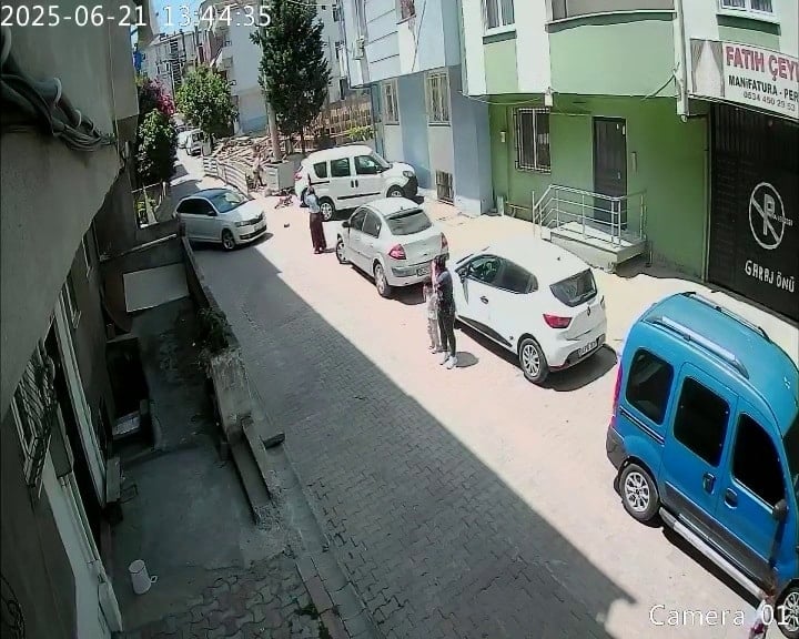 Kadın sürücü park için yardım istediğine bin pişman oldu
