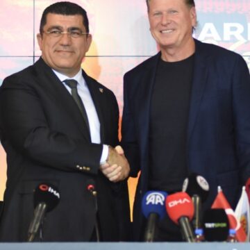 Kayserispor, Gisdol ile sözleşme imzaladı