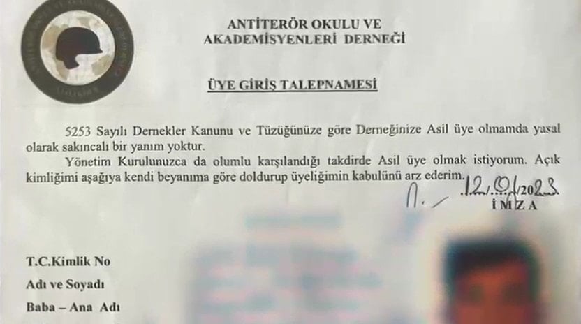 Kendilerini general olarak tanıtan dolandırıcılar tutuklandı