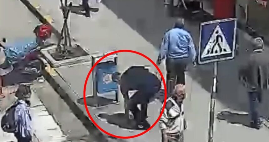 kimse-fark-etmeden-yanindan-gecti-gorup-alana-hediye-verildi-wRvxpaEy.jpg Kimse fark etmeden yanından geçti, görüp alana hediye verildi