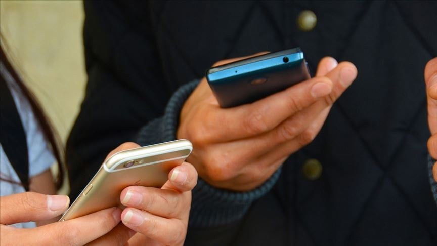 Liselerde öğrencilerin cep telefonu kullanması yasaklandı