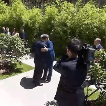 lurasenko-pekinde-si-cinpingle-gorustu-Htp5vhKM.jpg Luraşenko Pekin’de Şi Cinping’le görüştü