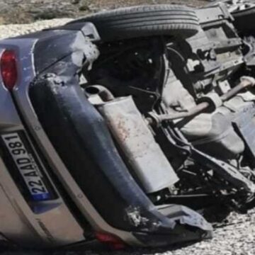 Malatya’da otomobil bariyerlere çarptı: Ölü ve yaralılar var