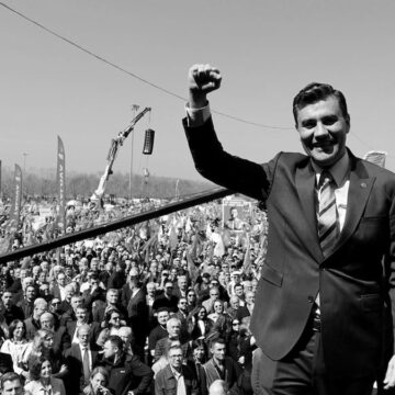 manisa-ferdi-zeyreki-ugurluyor-3PWR2I39.jpg Manisa, Ferdi Zeyrek’i uğurluyor