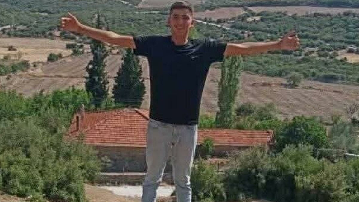 Manisa'da traktör tarlaya uçtu: 16 yaşındaki çocuk can verdi